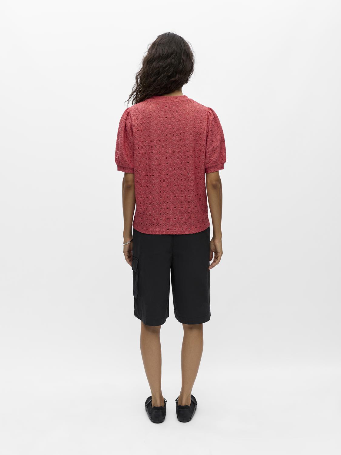 model_shot-back